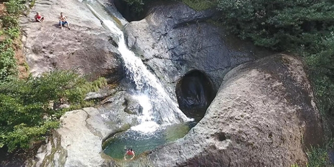 Manzarasıyla büyülüyor... Turistlerin ilgi odağı oldu