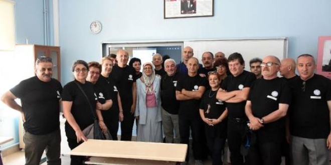 47 yıl önce mezun oldukları ilkokulda buluştular
