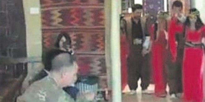 Terör örgütü PKK, ABD'li generali halk oyunlarıyla ağırladı