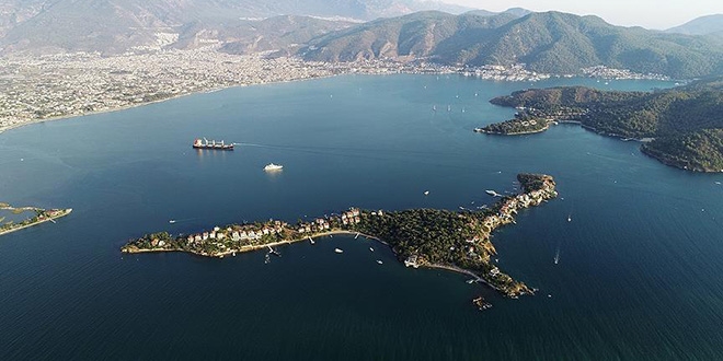 'Şövalyelerin adası'na turist ilgisi