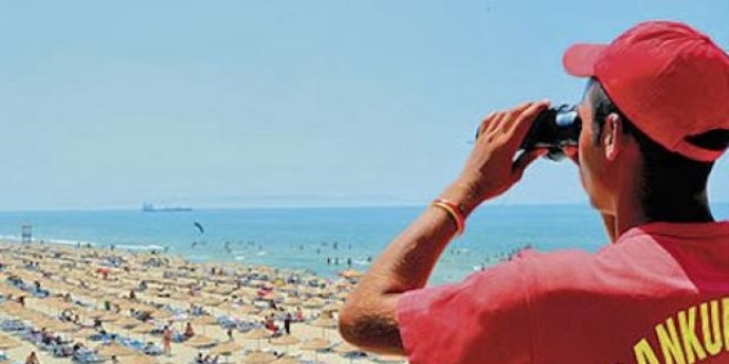 Cankurtaranlar, İstanbul'da 5 bin 158 kişiyi boğulmaktan kurtardı