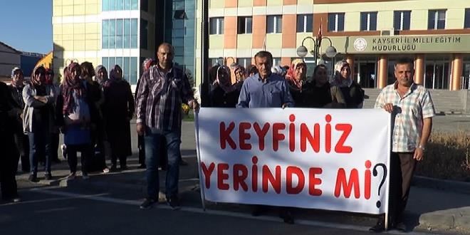 Lise mezunu olmadıkları için çıkarılan sevris elemanları eylem yaptı