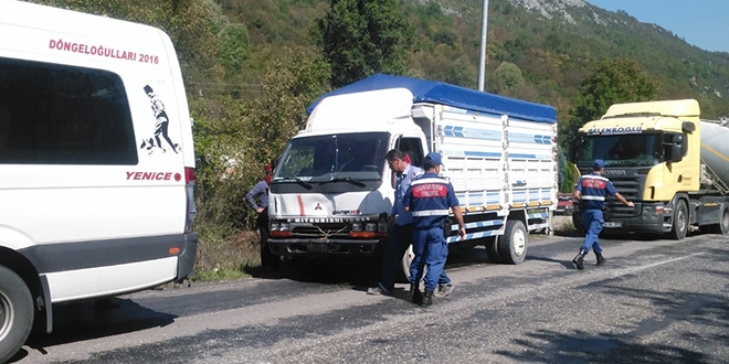 Karabk'te trafik kazalar: 8 yaral