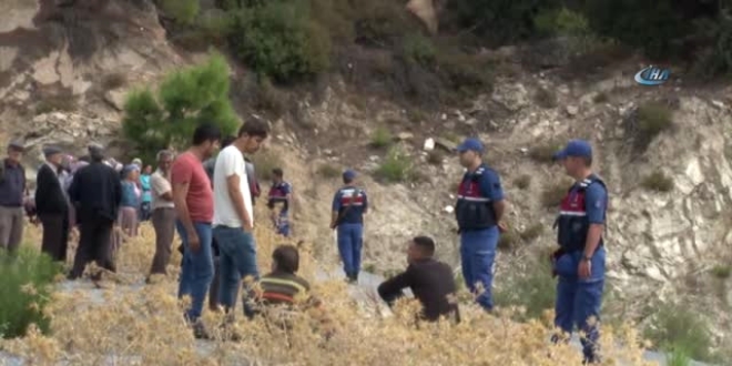 Gölette boğulan dede ile torun toprağa verildi