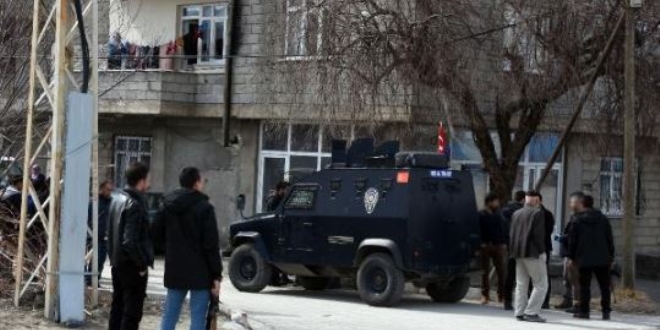 Cani köpeği internette satılan avcı oku ile vurmuş