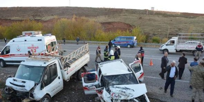 Adıyaman'da trafik kazası: 2 ölü, 2 yaralı