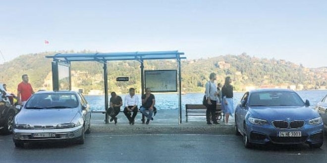 İstanbul'un sokaklarını valeler parselledi