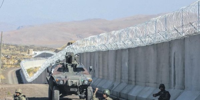 Teröre de kaçakçılığa da Türk seddi