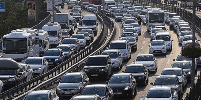 Trafiğe kayıtlı araç ayısı 22 milyonun üzerine çıktı