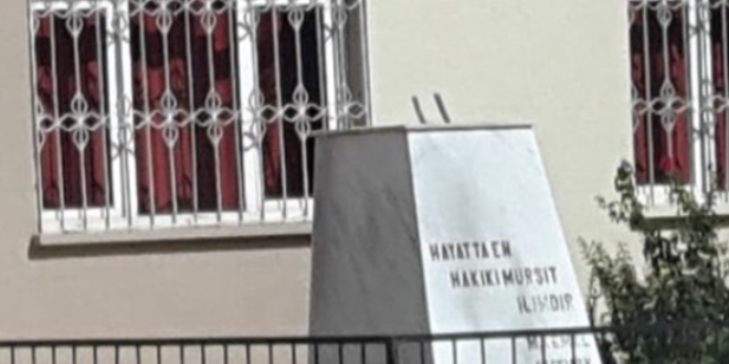 İlkokul bahçesindeki Atatürk büstü çalındı