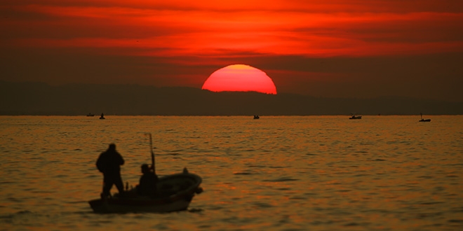 Bat Karadeniz'in 'incisi' gn batmnda byledi