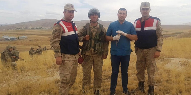 Nesli tükenmekte olan tavşanı askerler buldu