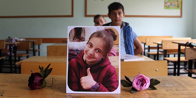 Bisikletten düşerek ölen Zeynep, toprağa verildi