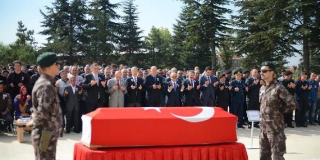 Kalp krizinden ölen polis memuru için tören düzenlendi