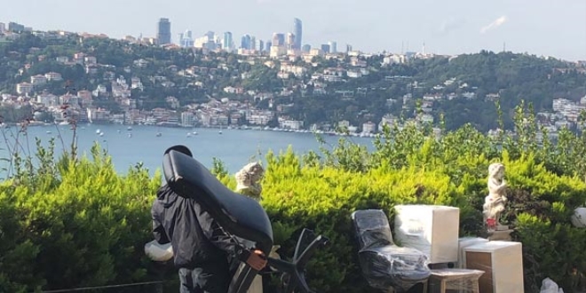 Yıkım ekipleri Adnan Oktar'ın villasını yıkmak için geldi