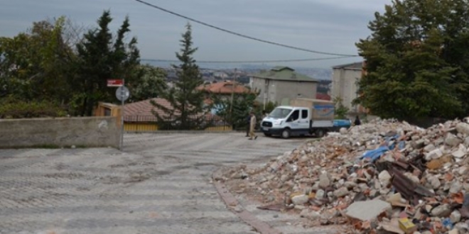 Cami yıkımını protesto eden gruba polis müdahalesi