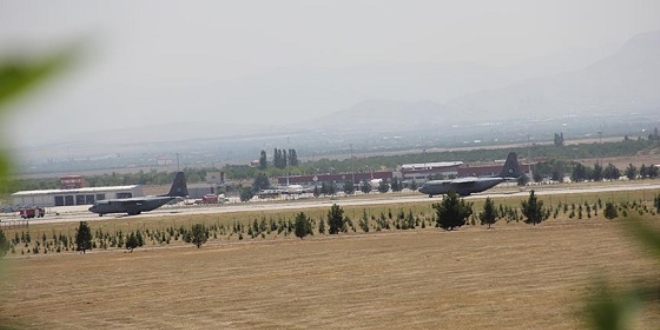 Darbe sanığı üs komutanı, Amerikalı generalin odasına sığınmış
