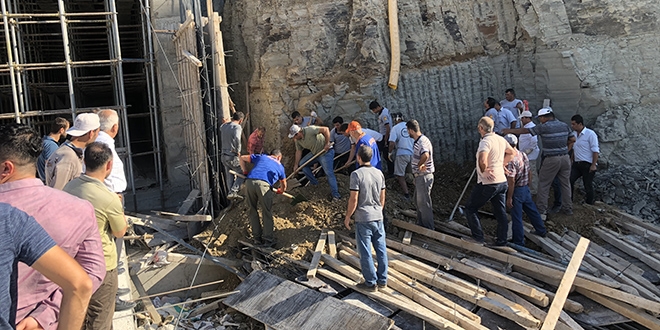 Hatay'da okulun istinat duvar kt: 1 l, 2 yaral