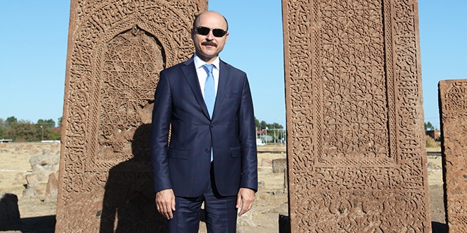 Türkiye Kamu Sen'den MEB'e Ahlat çağrısı