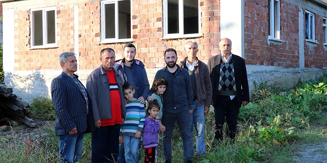 Okul müdürü ve öğretmenlerden örnek davranış