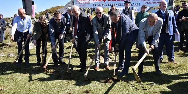 İki bin rakımlı dağa tuz ektiler