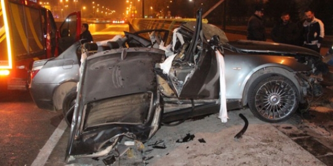 Konya'da otomobil bariyere çarptı: 1 ölü, 1 yaralı