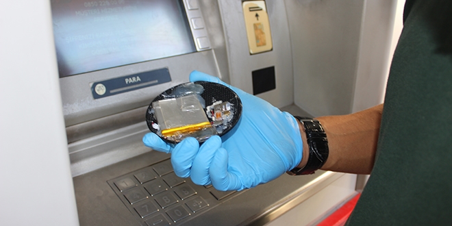 Adana'da ATM'de kart kopyalama düzeneği bulundu