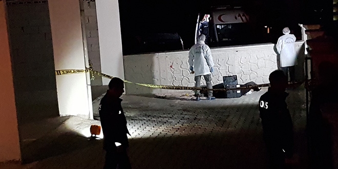 3 yaşındaki kızıyla balkondan düşen anne öldü