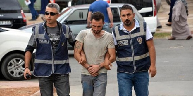 Çaldığı hoparlörü, sahibinin arkadaşına satmaya çalışırken yakalandı