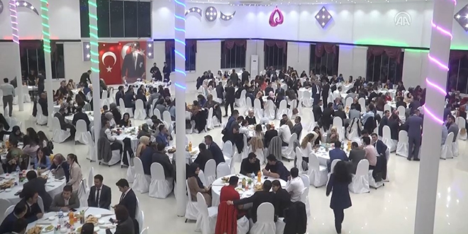 Yeni atanan öğretmenler yemekte bir araya geldi