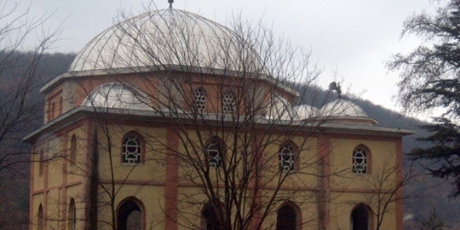 İnegöl Muratbey'deki caminin samanlık olarak kullanıldığı iddiası