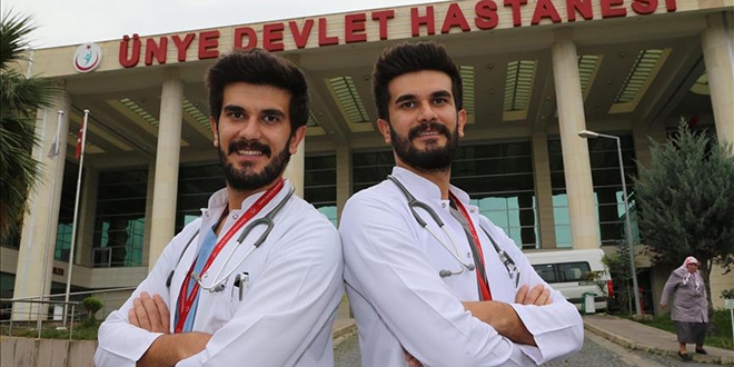 İkiz doktorlar Ordu'da şifa dağıtıyor