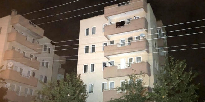 Bursa'da 5 katlı apartman, yıkılma tehlikesine karşı tahliye edildi