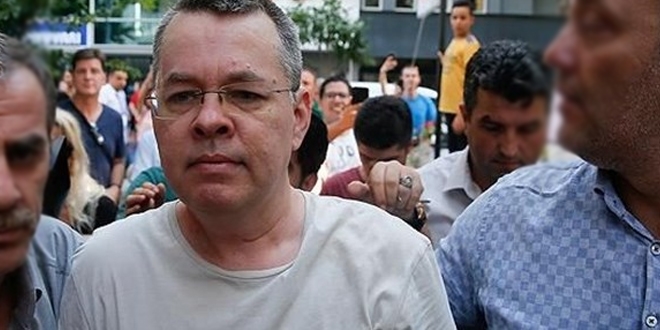 Flaş! Rahip Brunson'un ev hapsi ve yurt dışı yasağı kaldırıldı