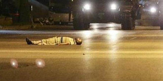 'Ağlayarak izledim meğer eşimmiş'