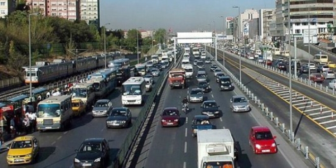 stanbul'da baz yollar trafie kapatlacak