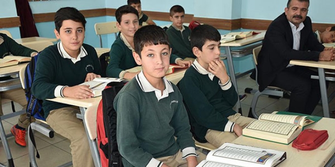 11 yaşında aldığı eğitimle 8 ayda hafız oldu