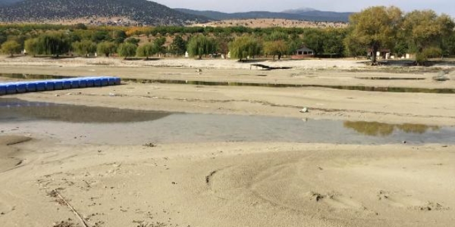 Eğirdir Gölü'nün su seviyesindeki azalma endişelendirdi