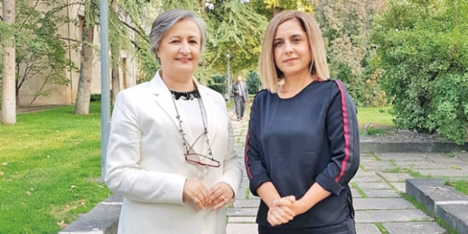 AK Parti'li Vekil dert mektuplarını satır satır okuyor