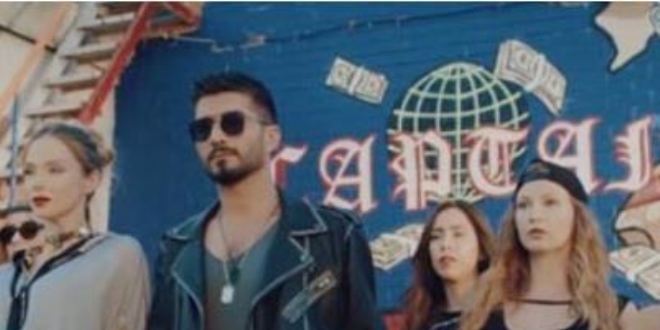 Dolandırıcı popstar tutuklandı