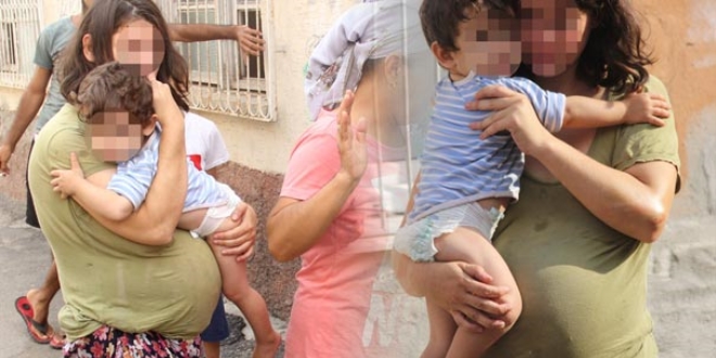 Öz annenin yaptıklarına mahalleli isyan etti