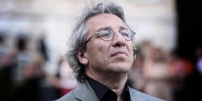 Can Dündar ve İlhan Tanır hakkında kırmızı bülten