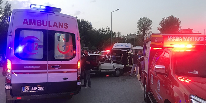 Denizli'de minibs ile otomobil arpt: 7 yaral