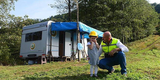 Orman işçisi evini doğaya taşıdı