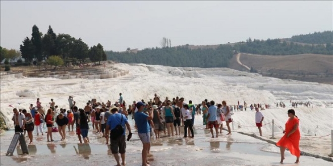 Pamukkale 9 ayda ziyaretçi rekoru kırdı