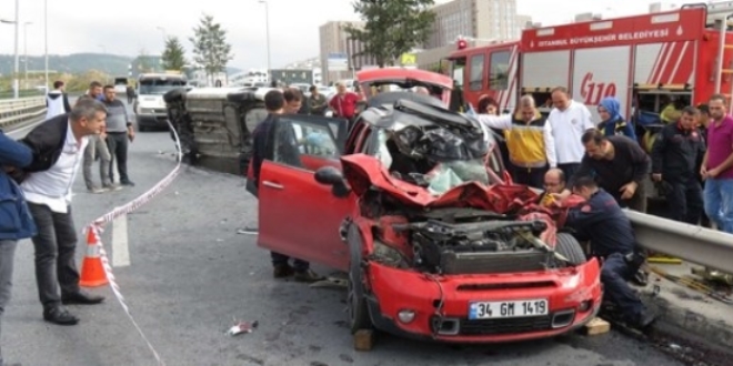 Maltepe'de feci kaza: 1'i ağır 3 yaralı