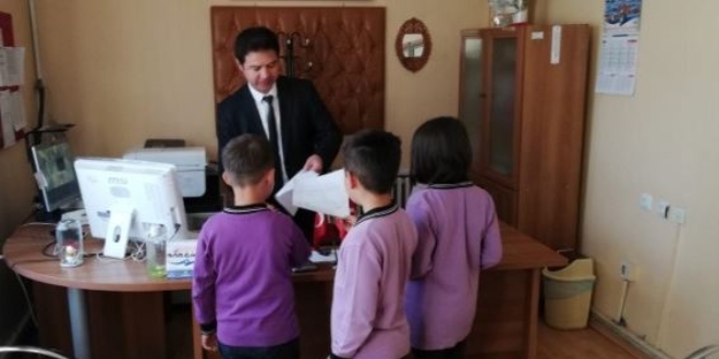 İlk dilekçelerini okul müdürüne yazdılar