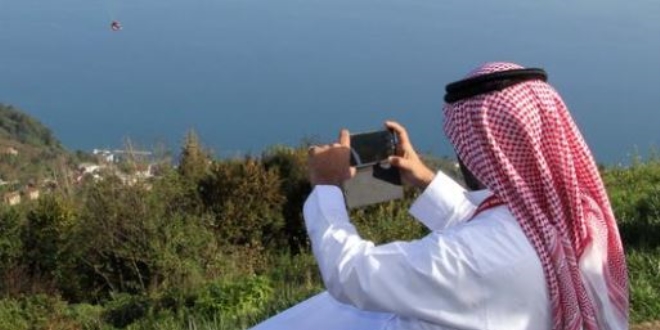 Araplar, konut ve fındık bahçelerine yöneldi