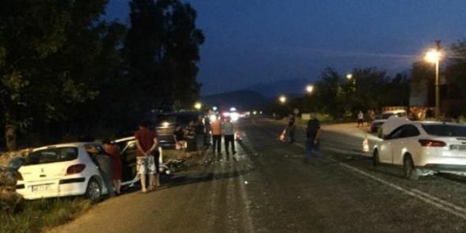 Tekirdağ'da iki otomobil çarpıştı: 1 ölü, 2 yaralı