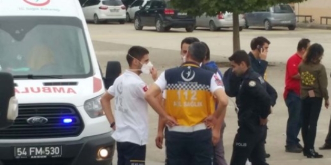 Okuldaki koku nedeniyle 800 öğrenci tahliye edildi
